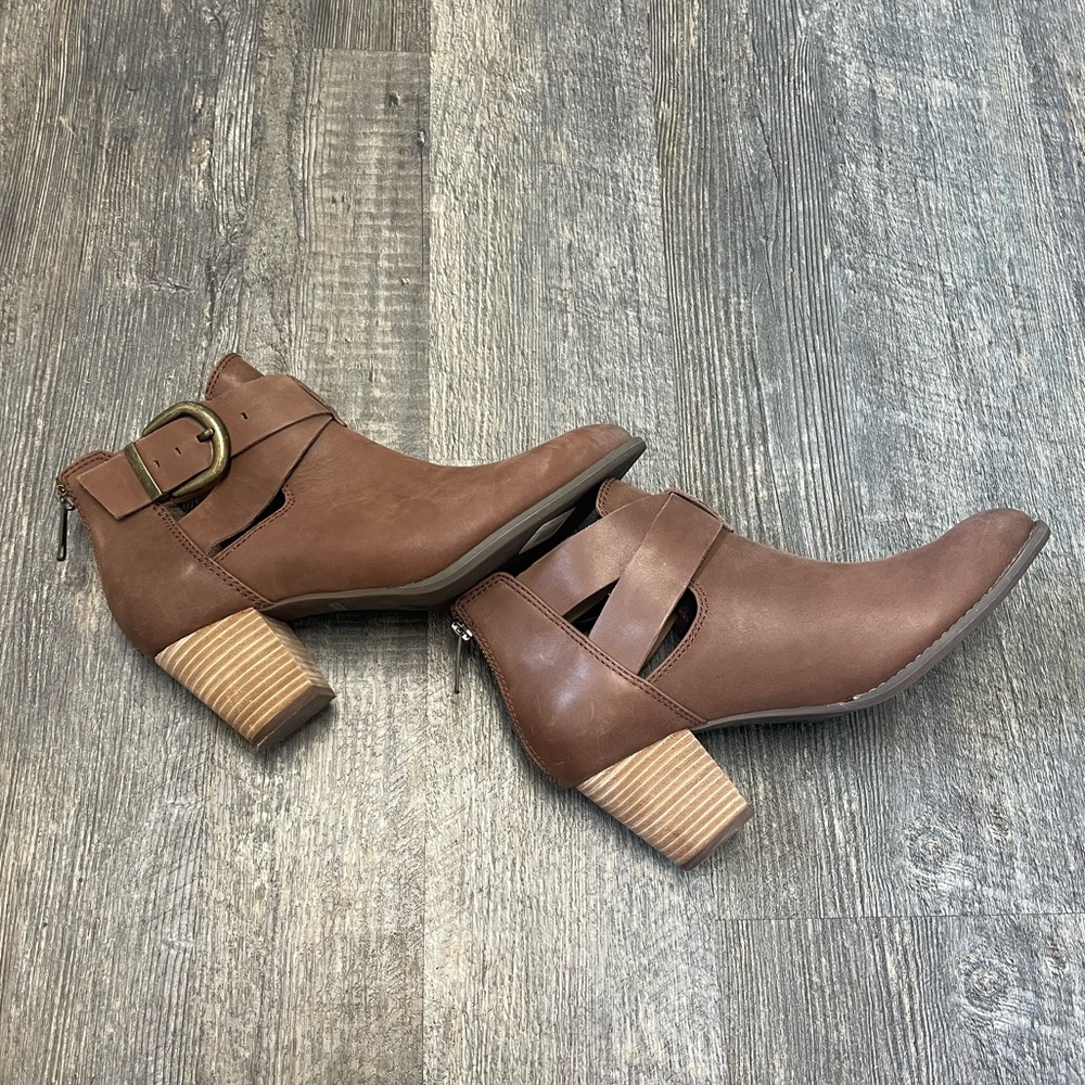 Vionic Brown Heel Boots With Buckle Size 9
